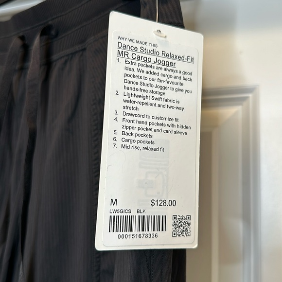 Dance Studio Relaxed-Fit Mid-Rise Cargo Jogger in BLACK Sz MEDIUM - Picture 8 of 15